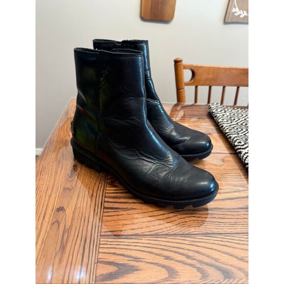 Sorel Phoenix Black Leather Round Toe Waterproof Side Zip Ankle Boots Size 10 - Picture 2 of 6